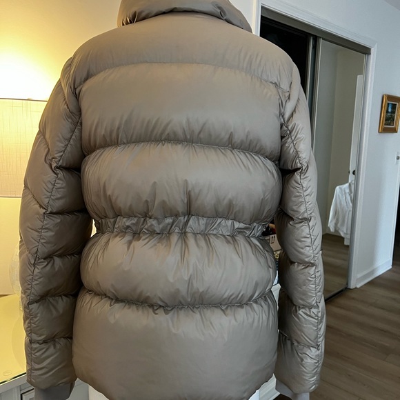 New Athleta Down Jacket Gold. Size S "Packs into its own pocket" - Picture 4 of 14